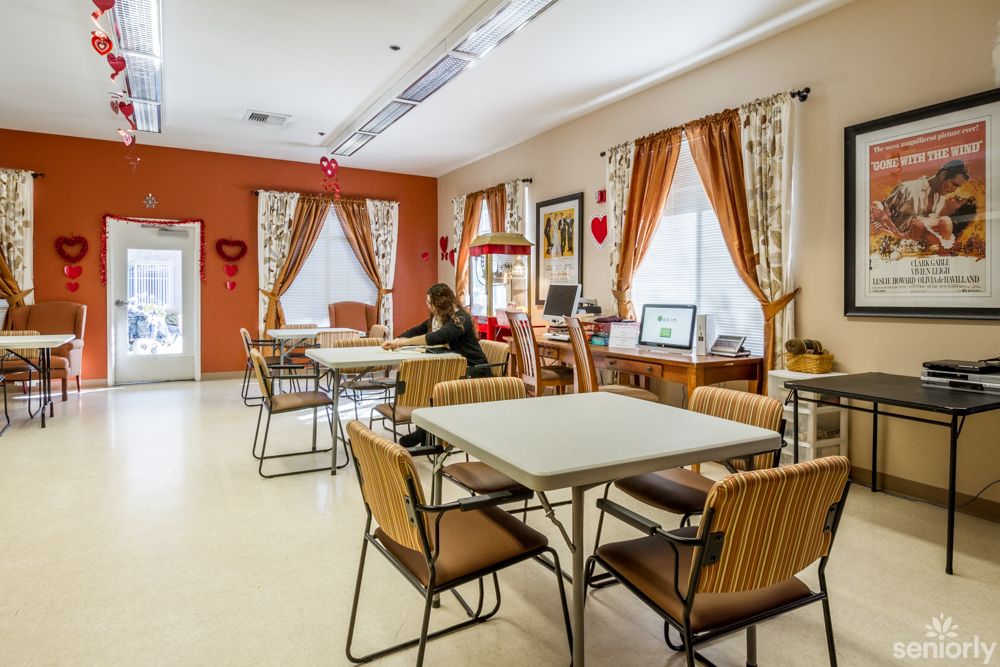 Carlton Senior Living Downtown Pleasant Hill Pricing, Photos and